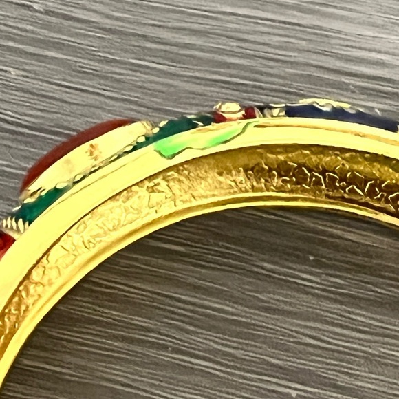 NWOT Gold & Enamel Hinged Bangle Bracelet with Stones, Green, Red, Blue, Salmon - Picture 8 of 8